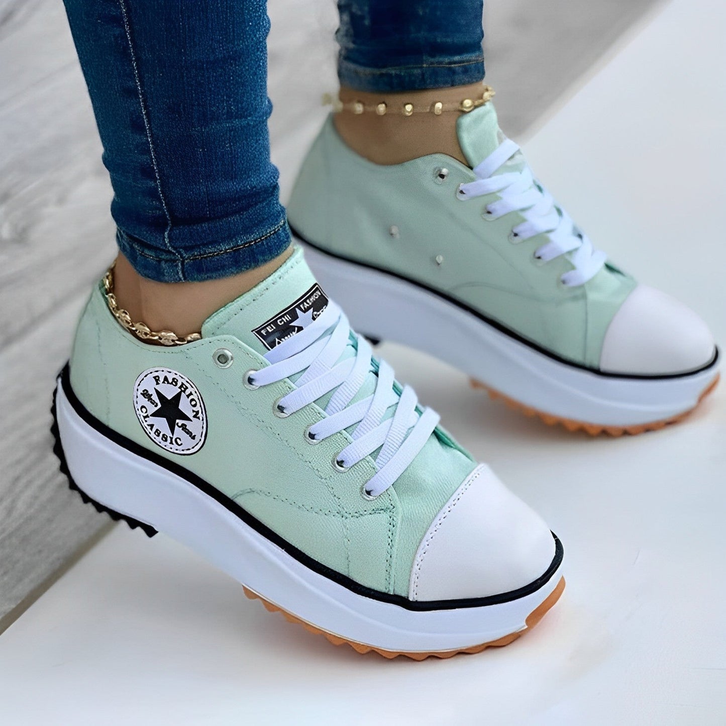 Darcy | Lace-Up trainers