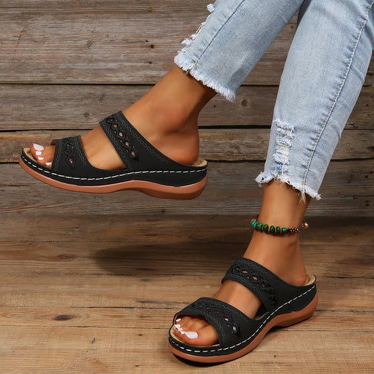 Cornelia | Hollowed-out sandals